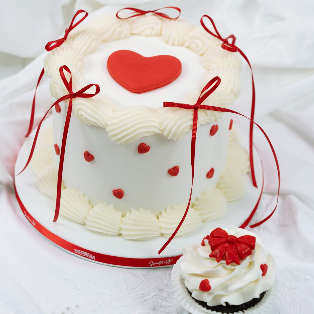 Sweet Valentine Cake